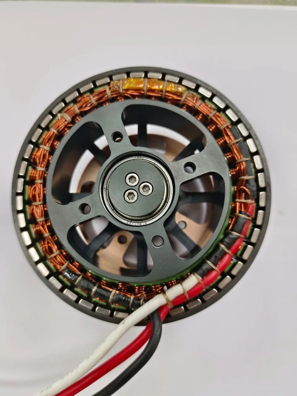 8014 motor rotor and windings close up